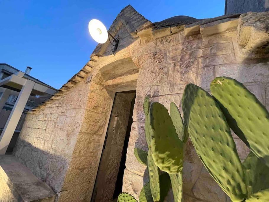 Апартаменты Iconico - Authentic Trulli Experience Чистернино Экстерьер фото